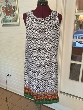 Shelby & Palmer Black and White Geometric Midi Dress with Green Accent Hem